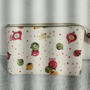 NEW! COACH Corner Zip Wristlet/Wallet in Ivory Chalk with AOP Ornament Print